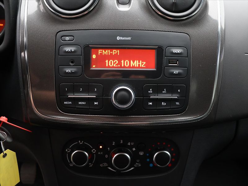 Dacia Sandero 1,0 TCe LPG Stepway Open CZ - fotka 21 z 33