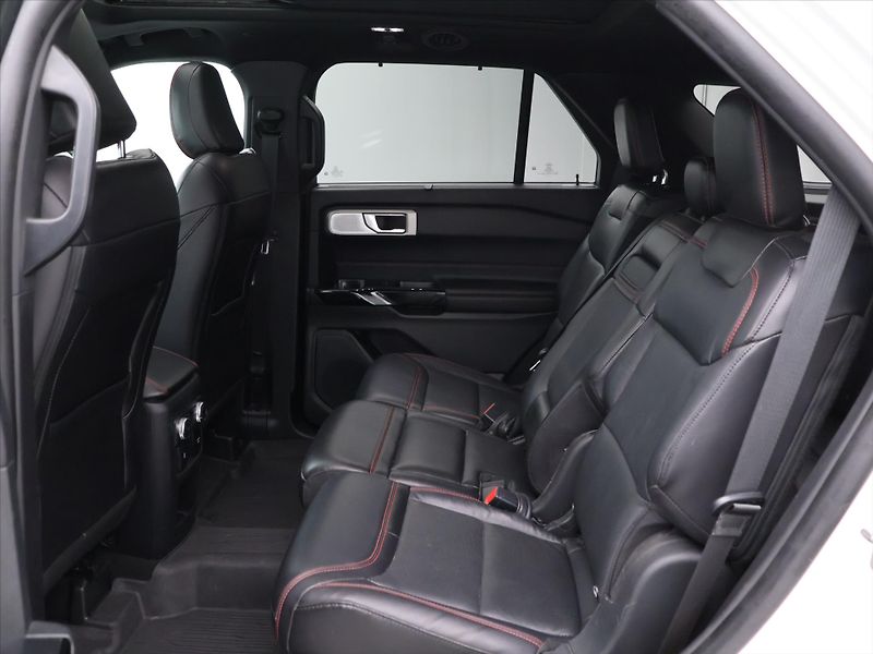 Ford Explorer 3,0 V6 267kW EcoBoost 4x4 CZ D - fotka 17 z 44