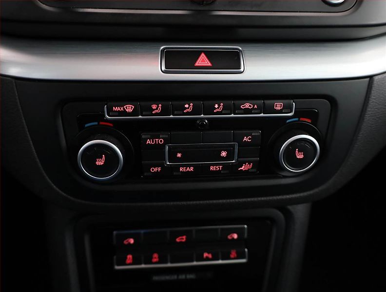 Volkswagen Sharan (2012) 2.0 TDI, 7 míst, Navi, Xenony - fotka 12 z 22
