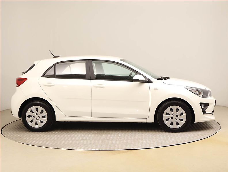 Kia Rio (2022) 1.2 DPI, Serv.kniha - fotka 6 z 17