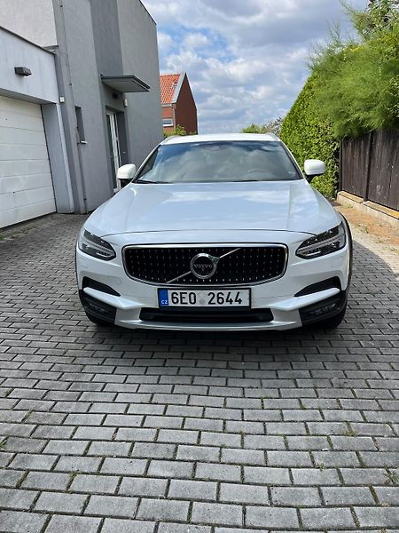 Volvo V90 2.0 D5 Cross Country AWD - fotka 2 z 18