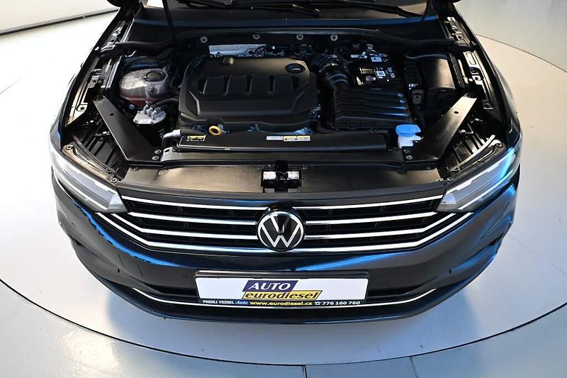Volkswagen Passat (2023) 2.0 LED DSG ACC VIRTUAL Kamera - fotka 31 z 34