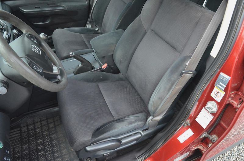 Honda CR-V (2013) 2.2 i-DTEC 110kW 4x4 / ČR - fotka 15 z 27