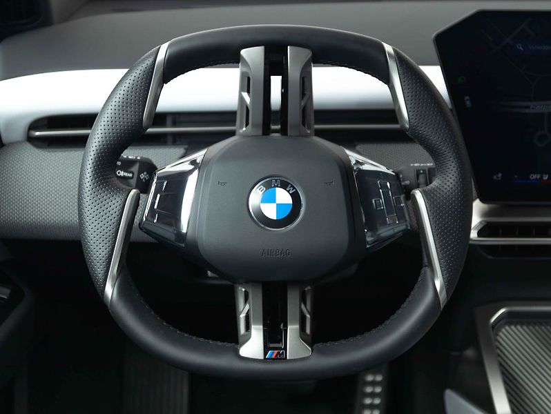 BMW iX3 50 xDrive - fotka 11 z 21