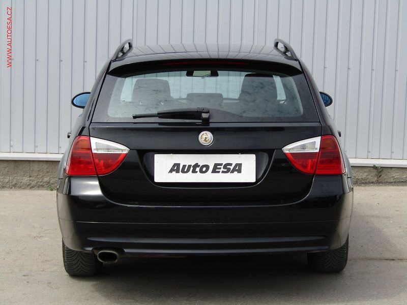 BMW Řada 3 (2008) 2.0 i 318i, AC, temp - fotka 5 z 15