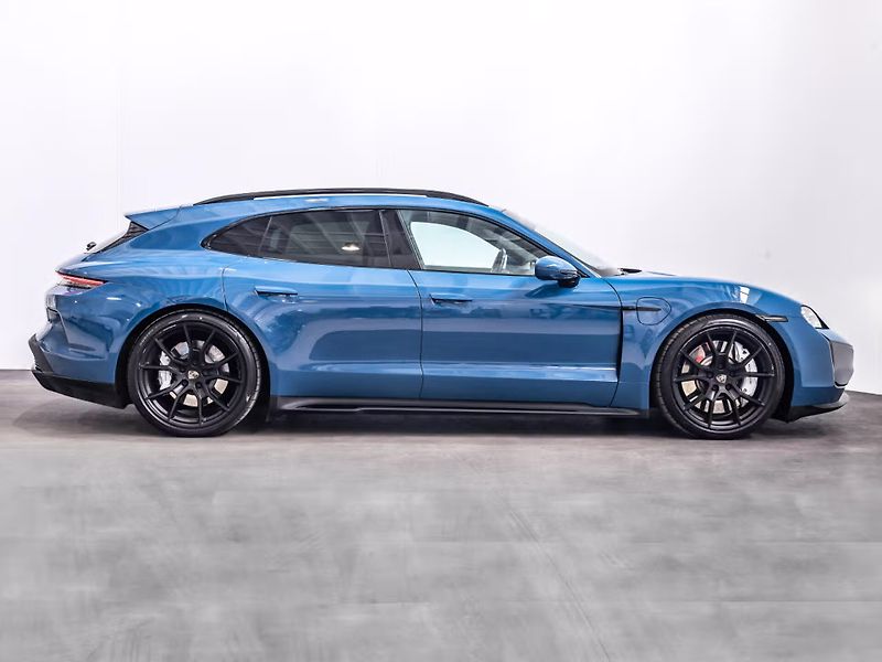 Porsche Taycan Turbo Sport Turismo HuD InnoDr - fotka 4 z 21