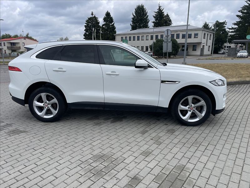 Jaguar F-Pace 3,0 d 221kw AWD Aut. DPH - fotka 32 z 33