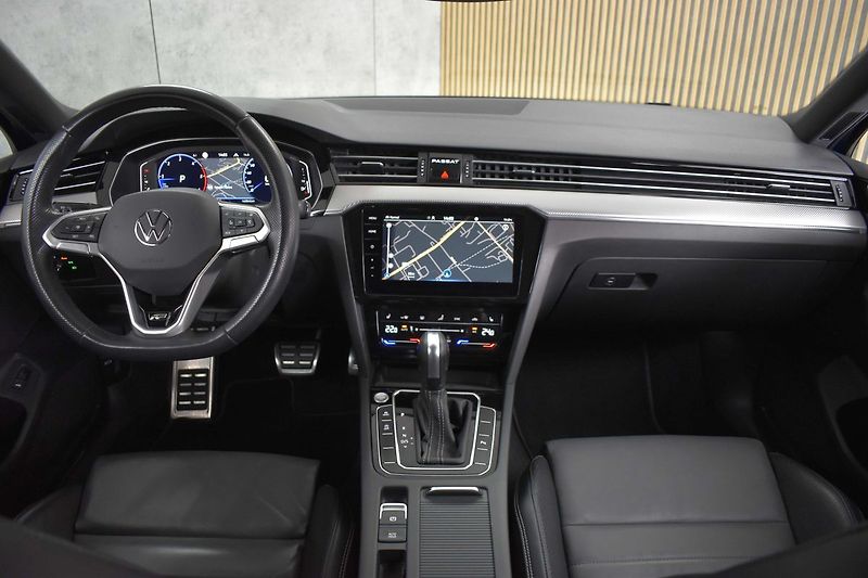 Volkswagen Passat 2.0TDI 147 R-LINE*TAŽNÉ*DPH*ČR - fotka 26 z 45