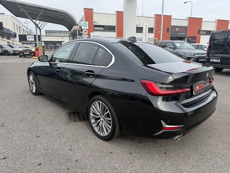 BMW Řada 3 320D  - fotka 8 z 43