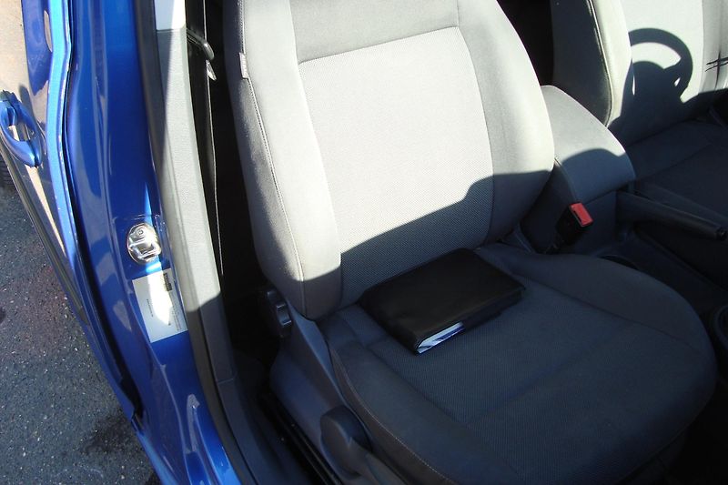 Volkswagen Caddy (2014) 1.6 TDi, Invalid úprava,rampa - fotka 44 z 73