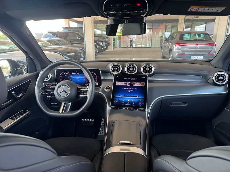 Mercedes-Benz GLC 220d 4MATIC - fotka 13 z 20