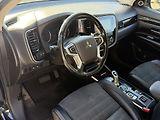 Mitsubishi Outlander (2017) - náhled 21