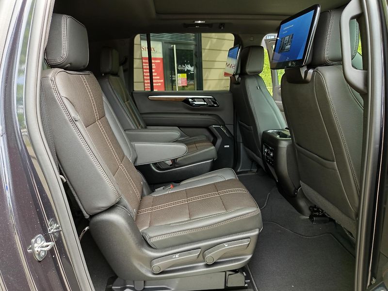 Chevrolet Suburban (2026) High Country 2026,AWD,kola 24