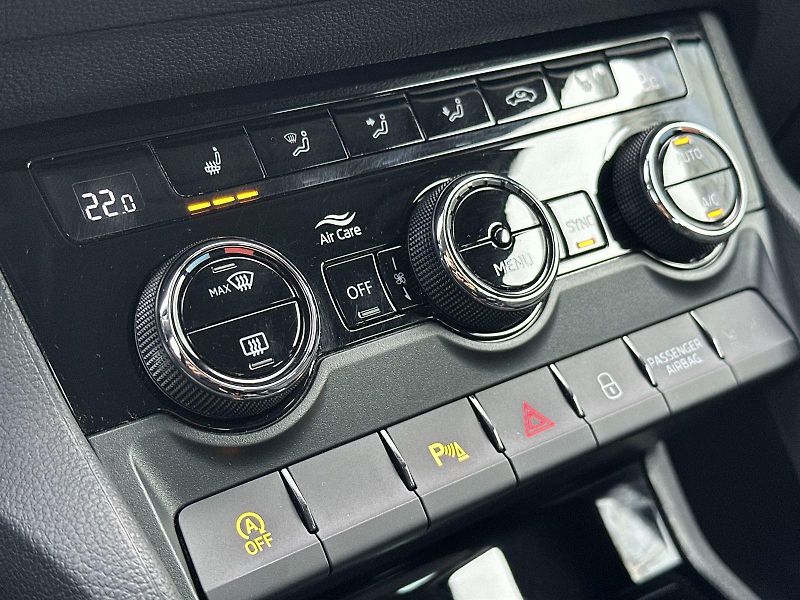 Škoda Karoq (2022) 2.0 TDI Style + - fotka 14 z 27