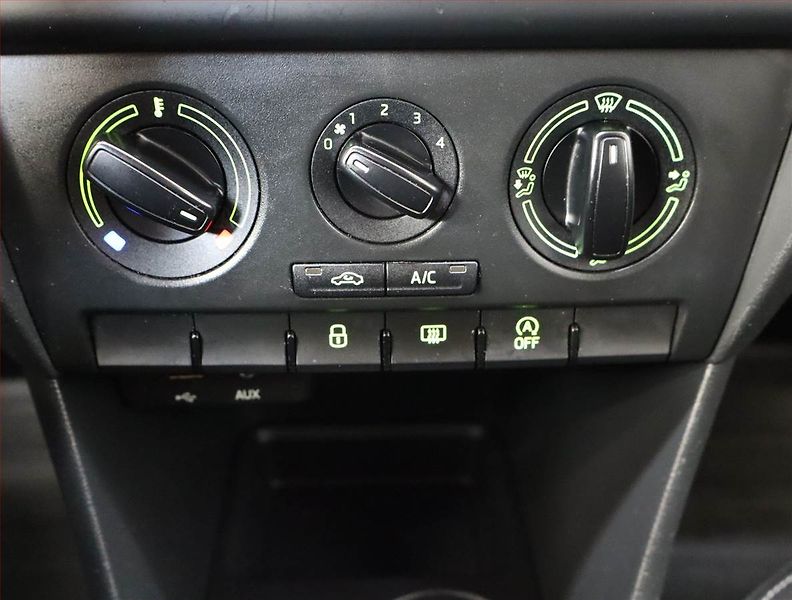 Škoda Rapid (2015) Ambition 1.2 TSI - fotka 15 z 18
