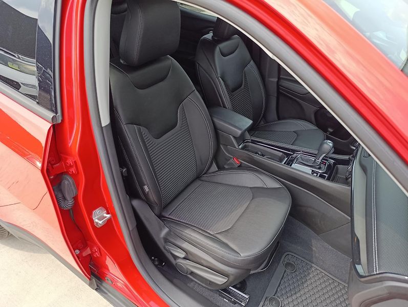 Jeep Compass 1.5 E-HYBRID NIGHT EAGLE ČR - fotka 18 z 31