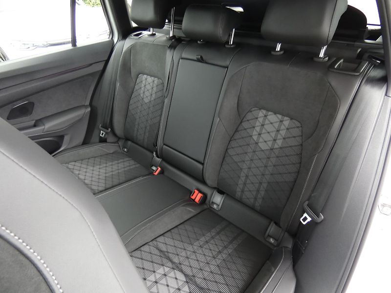 Volkswagen Golf Variant R-Line People 2,0 TDI - fotka 23 z 30