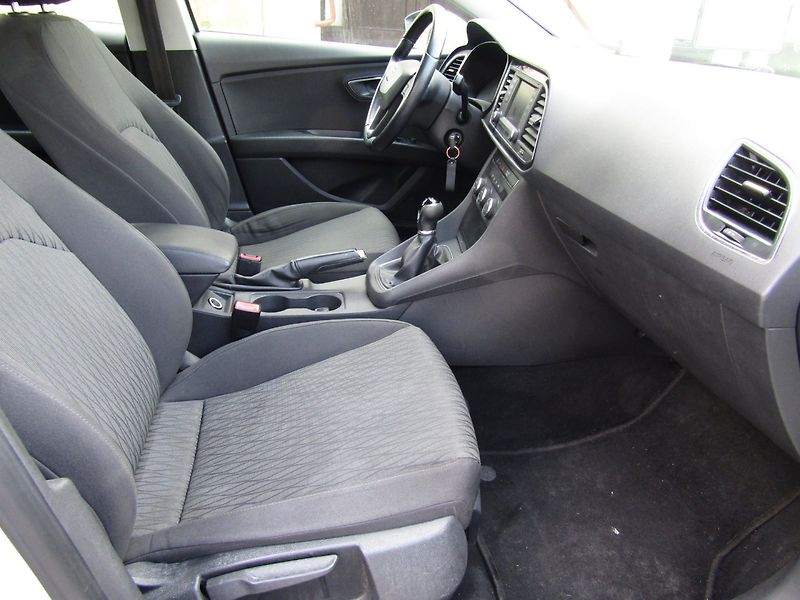 Seat Leon (2014) 16 TDI 77kW - fotka 27 z 35