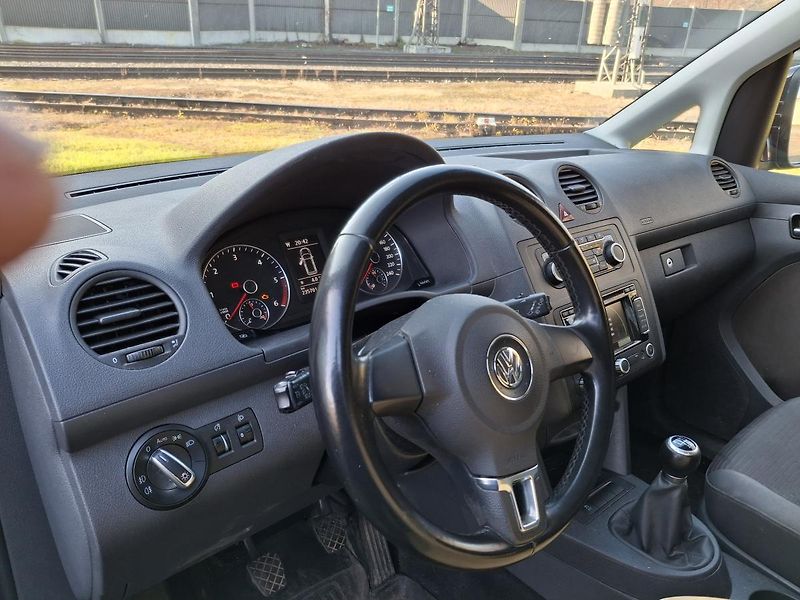 Volkswagen Caddy Maxi TDI 4x4 7 míst  - fotka 20 z 35