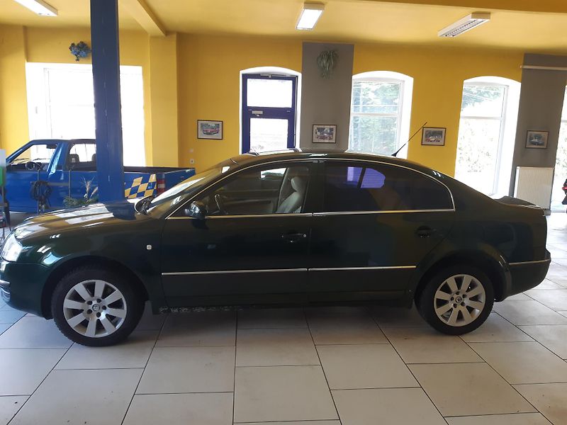 Škoda Superb 2.5 TDI AUTOMAT DIGIKLIMA - fotka 4 z 24