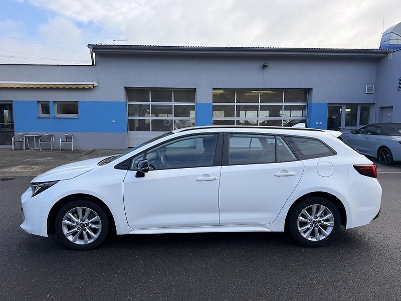 Toyota Corolla Kombi 1,8i hybrid automat  - fotka 6 z 19