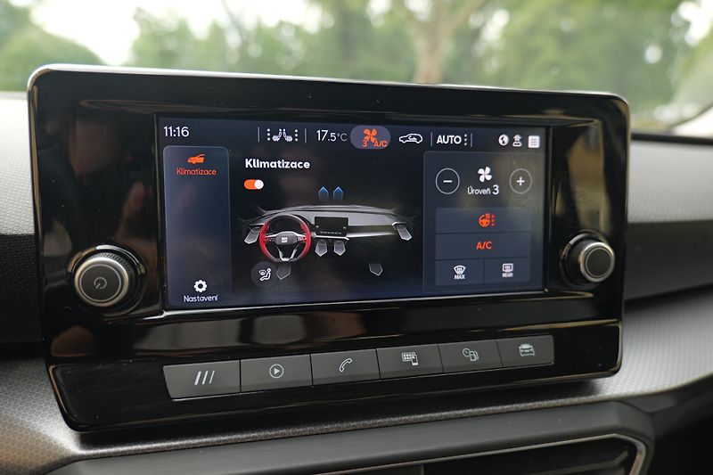 Seat Leon ST 1.0 eTSI DSG CarPlay ACC Ke - fotka 26 z 29