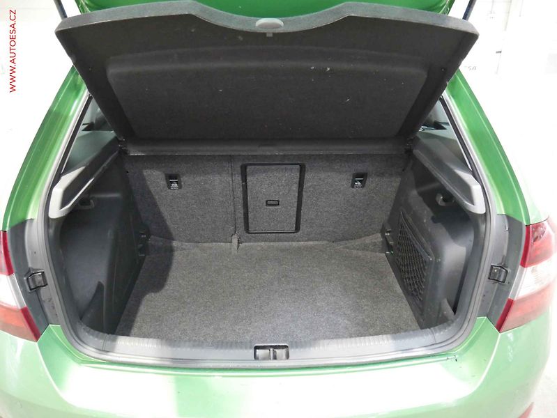 Škoda Rapid (2014) 1.2 TSi, 1.maj, Xenon - fotka 7 z 18
