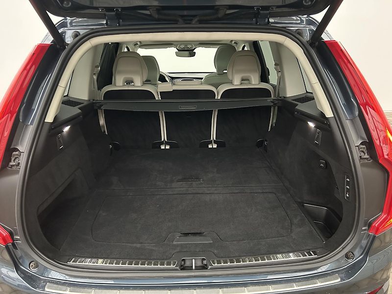 Volvo XC90 2.0 B5 4x4 ULTIMATE - fotka 27 z 30