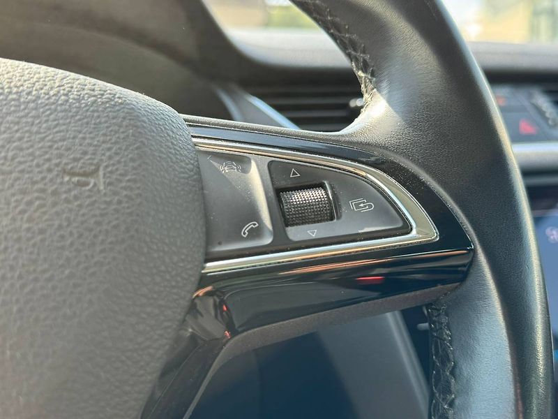 Škoda Octavia combi Style Plus 2,0 TDI 110 k - fotka 20 z 25