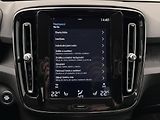 Volvo XC40 T4 AWD MOMENTUM CZ REZERVACE - náhled 31