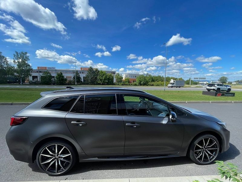 Toyota Corolla 2.0 Hybrid automat GR SPORT - fotka 8 z 29