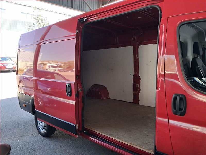 Peugeot Boxer (2021) 2.2 BlueHDi, Maxi, 14m3, 1.0t - fotka 13 z 17
