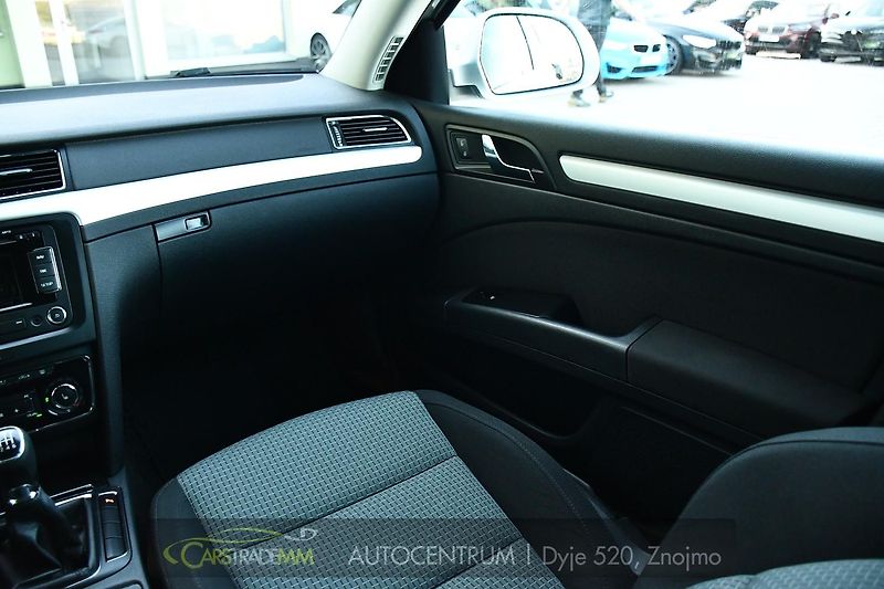 Škoda Superb 2,0TDi TAŽNÉ 2xKOLA - fotka 24 z 49