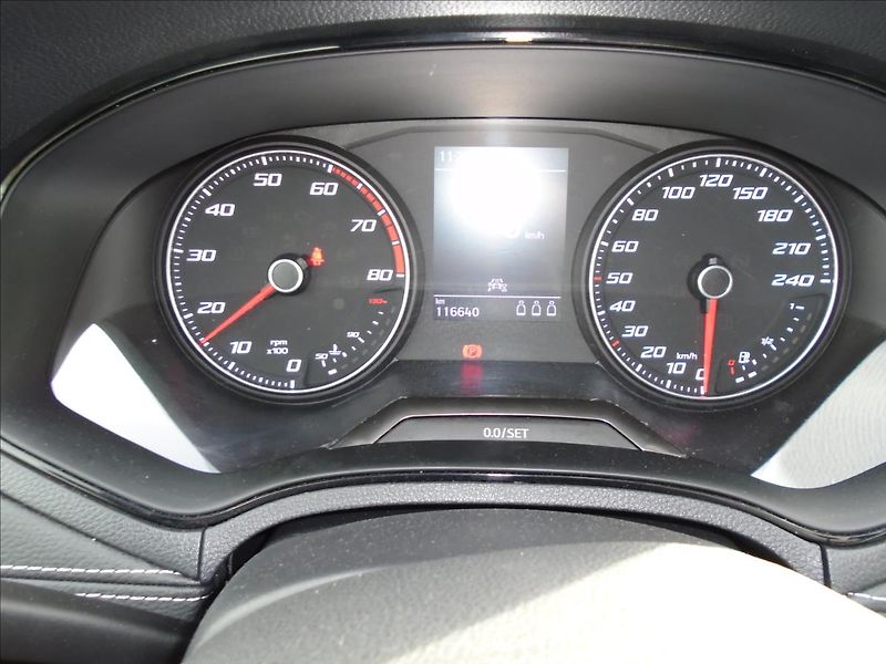 Seat Arona 1,0   1.0.TSI - fotka 25 z 29