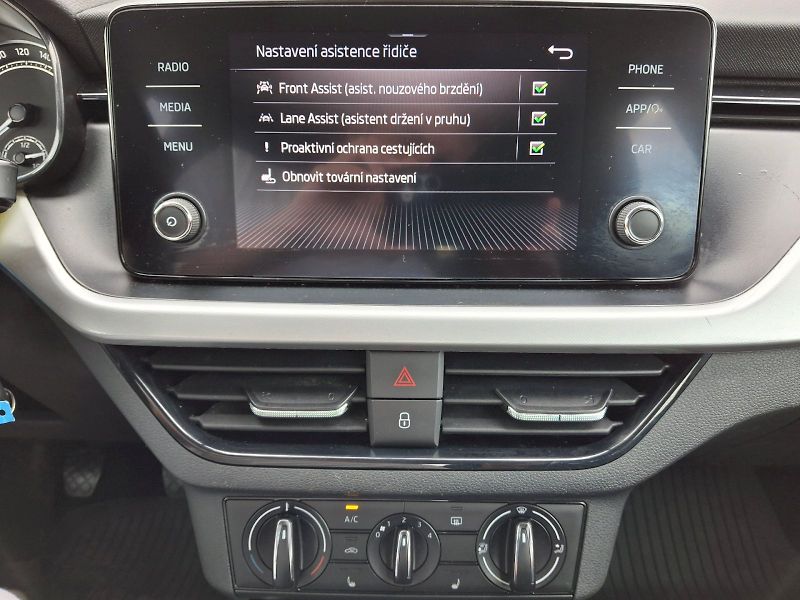 Škoda Kamiq (2020) Ambition 1,6TDi 85kW - fotka 24 z 29