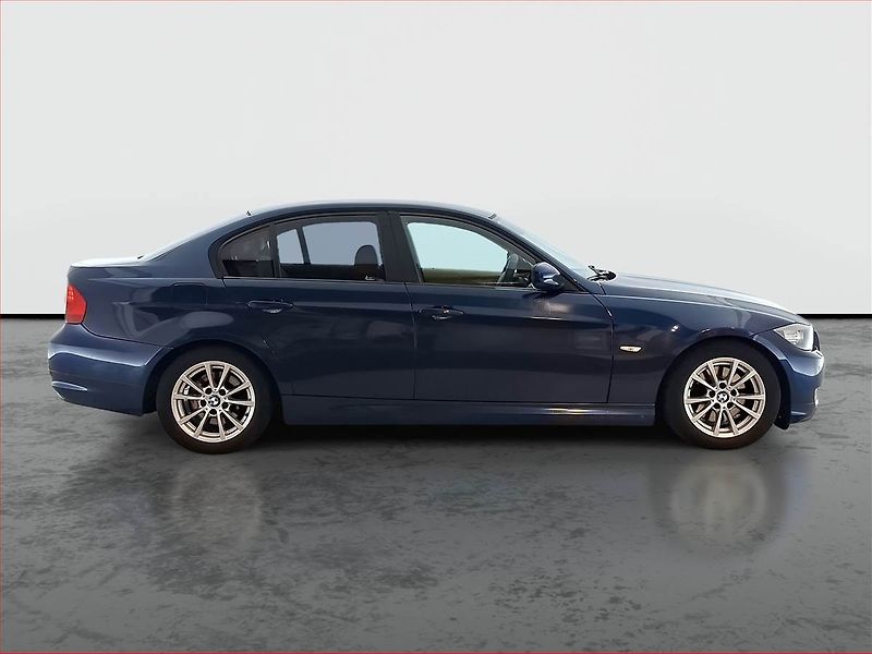 BMW Řada 3 (2011) 320 d, Tempomat - fotka 6 z 17