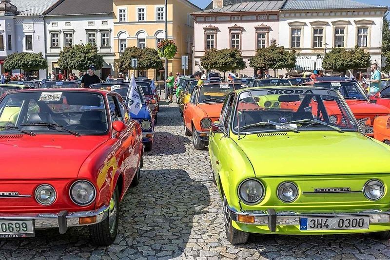 Sraz veteránů Škoda 110R v Uničově