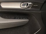 Volvo XC40 B4 DARK PLUS AUT  - náhled 29