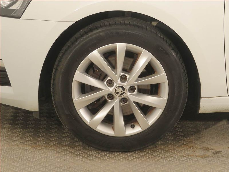 Škoda Octavia (2018) Ambition Plus 1.0 TSI, Navi - fotka 15 z 16