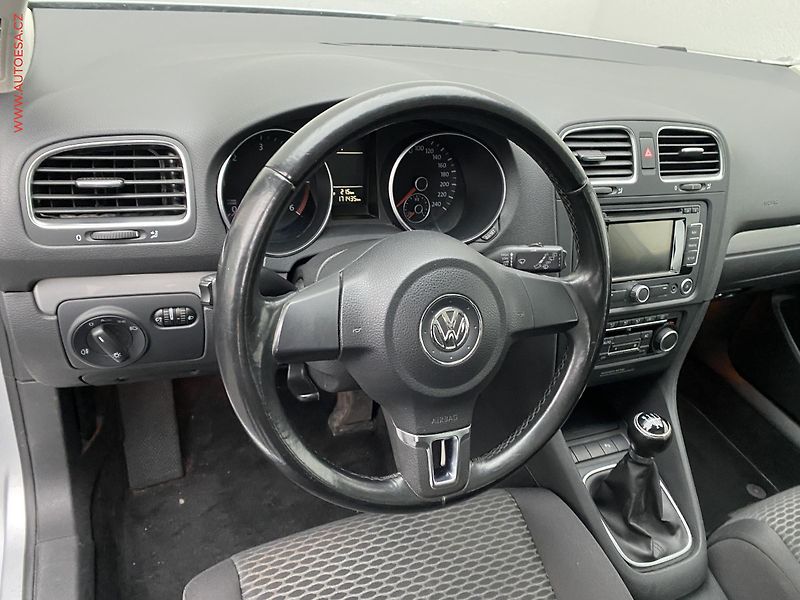 Volkswagen Golf (2012) 1.6 TDi, Trendline, navi - fotka 12 z 18