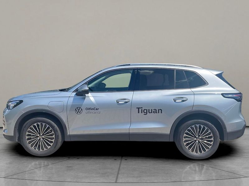 Volkswagen Tiguan People  1,5 TSI 150 kW eHybrid - fotka 3 z 8