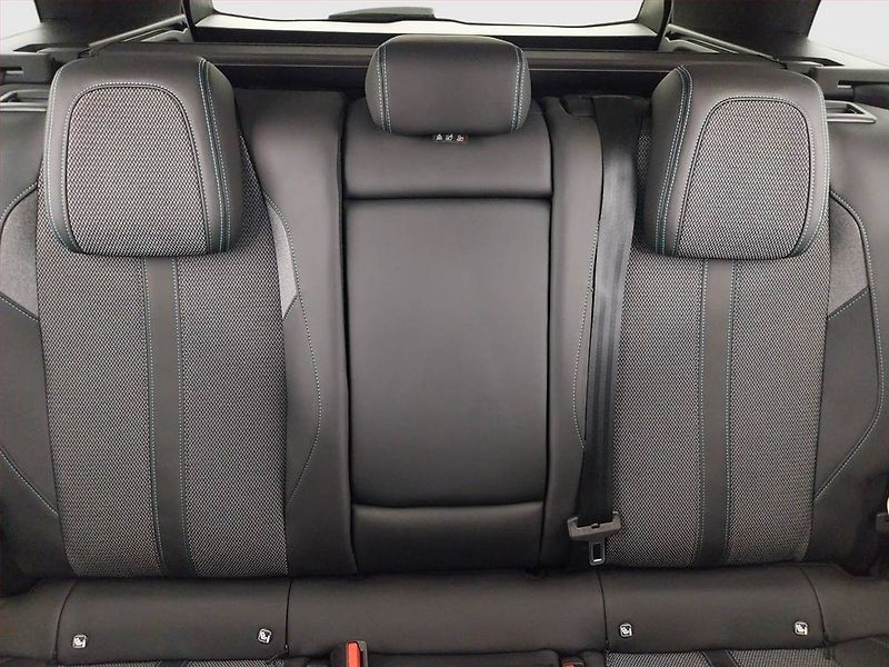 Peugeot 308 (2024) Allure 1.2 PureTech - fotka 10 z 23