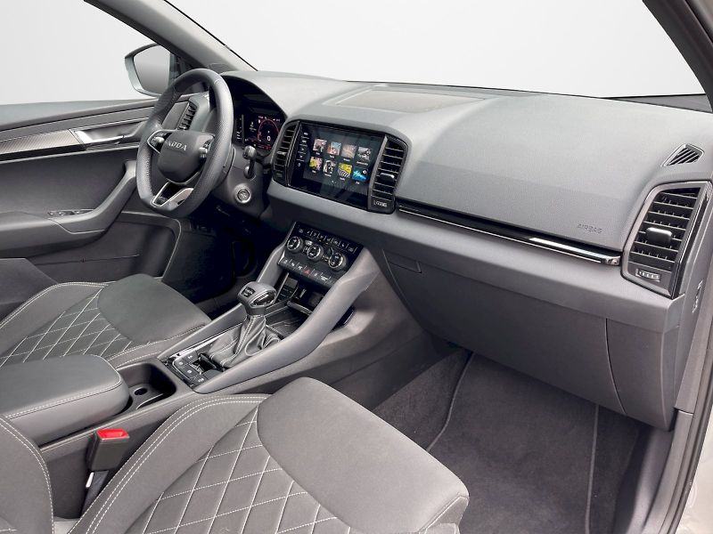 Škoda Karoq (2025) Sportline 2.0 TDI 110kW 4x4 DS - fotka 22 z 35
