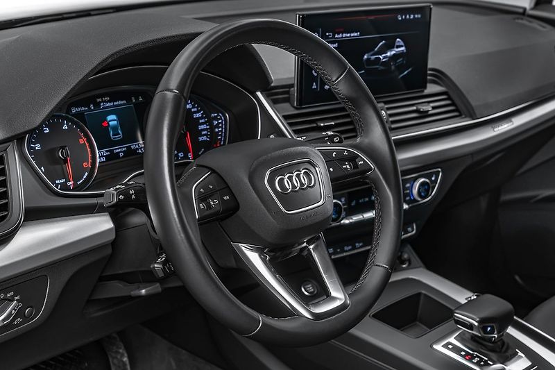 Audi Q5 40 TDI quattro S tronic 2x S-l - fotka 16 z 21