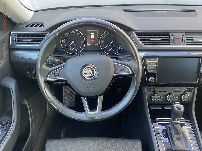 Škoda Superb (2017) 2.0 TDi, Style, DSG, bixen - fotka 11 z 20