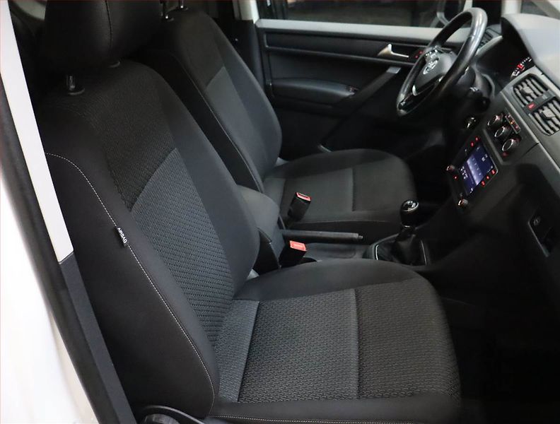 Volkswagen Caddy (2017) Maxi 2.0 TDI, 7Míst - fotka 9 z 17