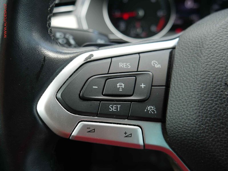 Volkswagen Passat (2020) 2.0TDi, ČR, Elegance, DSG - fotka 14 z 21