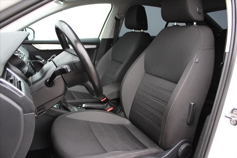 Škoda Octavia 1.6 TDI 85kW LED SERVIS KN. ČR - fotka 10 z 20