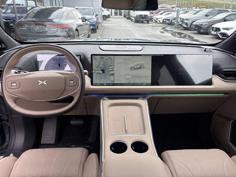 Xpeng G9 (2026) AWD Performance Pro - fotka 11 z 14