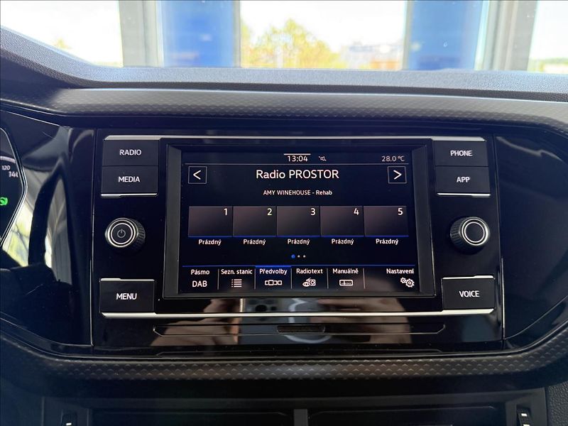 Volkswagen T-Cross 1,0   TSI 81kW,DSG,1.MAJ,SERVI - fotka 19 z 28